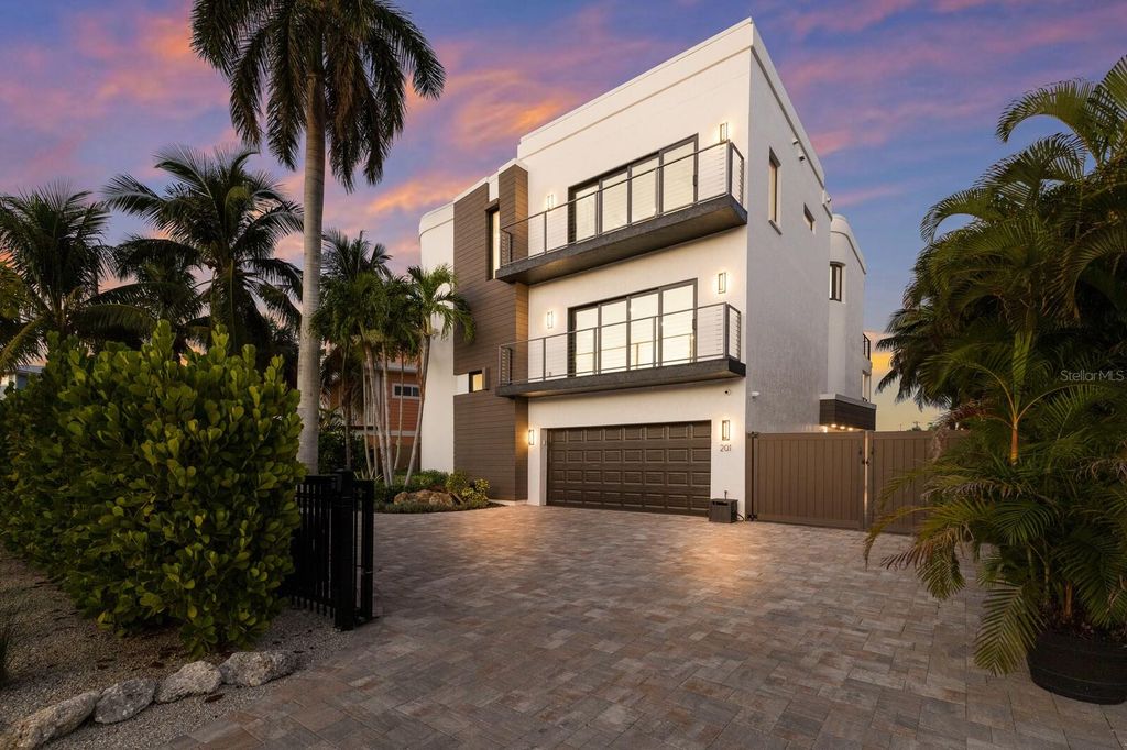 Photo of 201 N Harbor Drive, Holmes Beach, FL 34217 (MLS # A4669504)