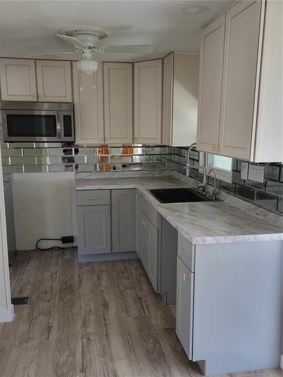 SENATE MANOR UNREC - Residential