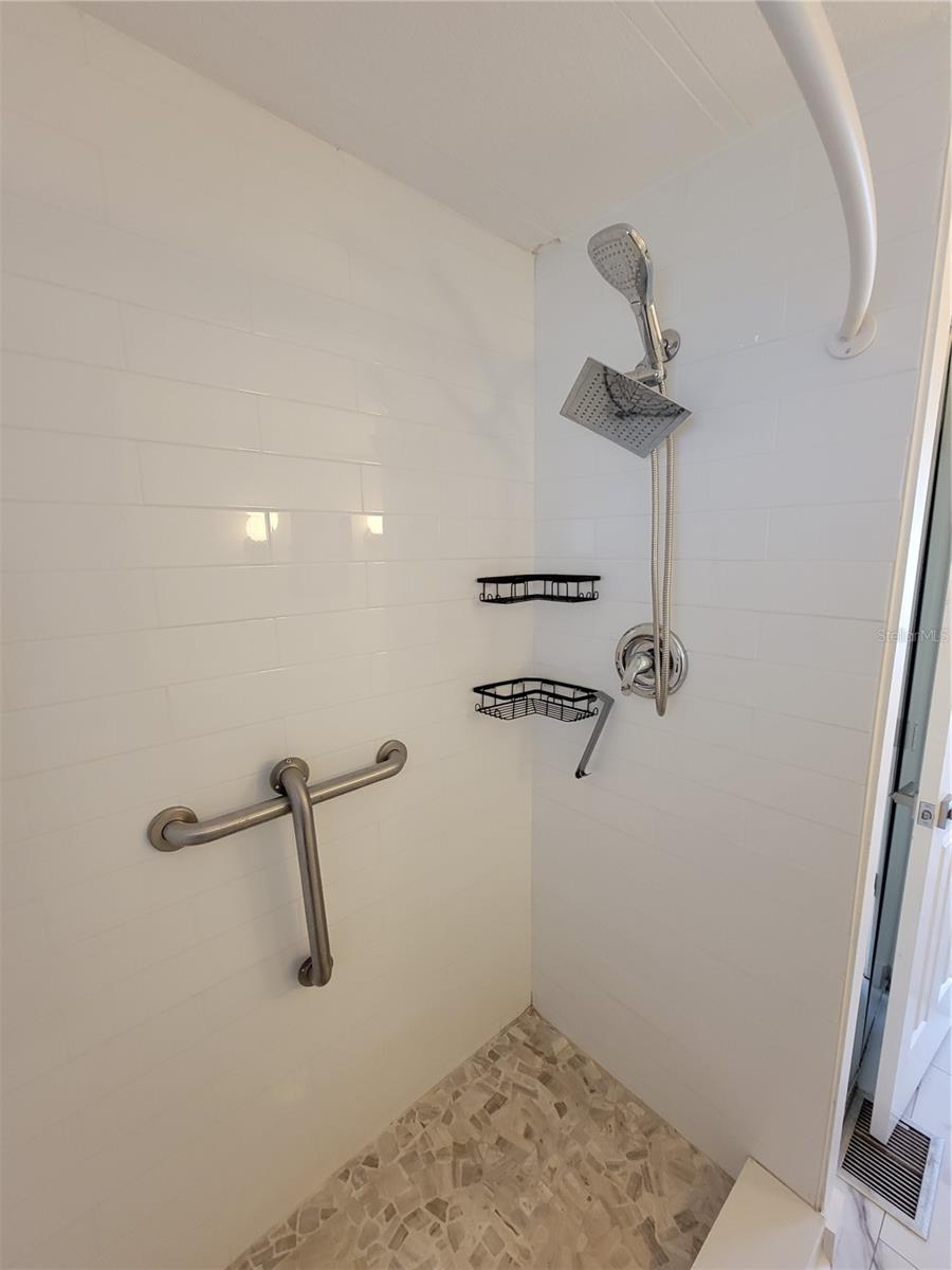 SENATE MANOR UNREC - Residential