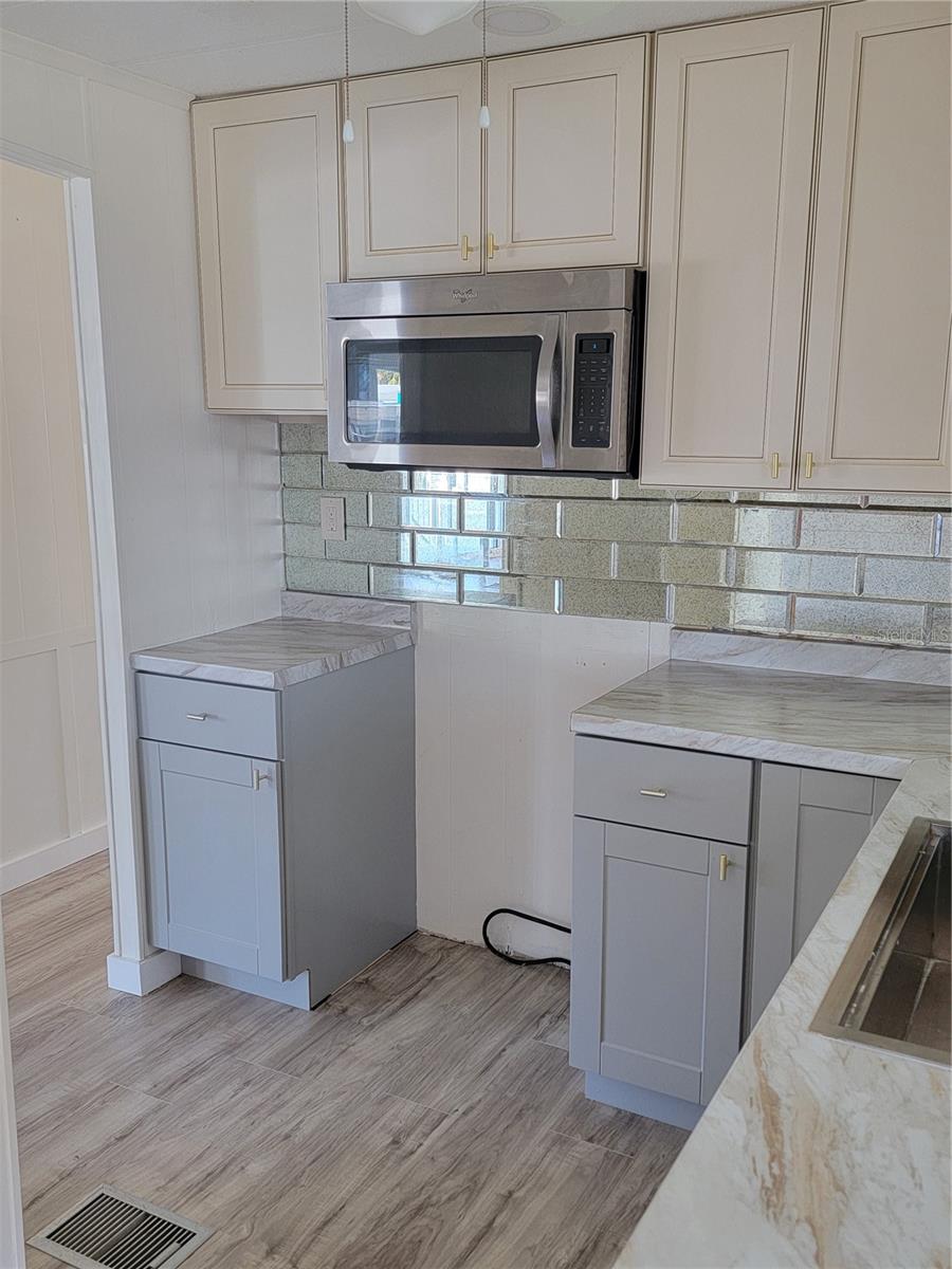 SENATE MANOR UNREC - Residential