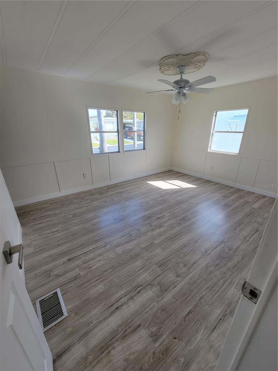 SENATE MANOR UNREC - Residential