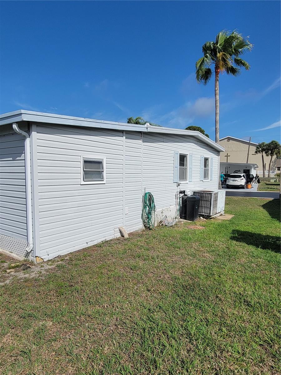 SENATE MANOR UNREC - Residential