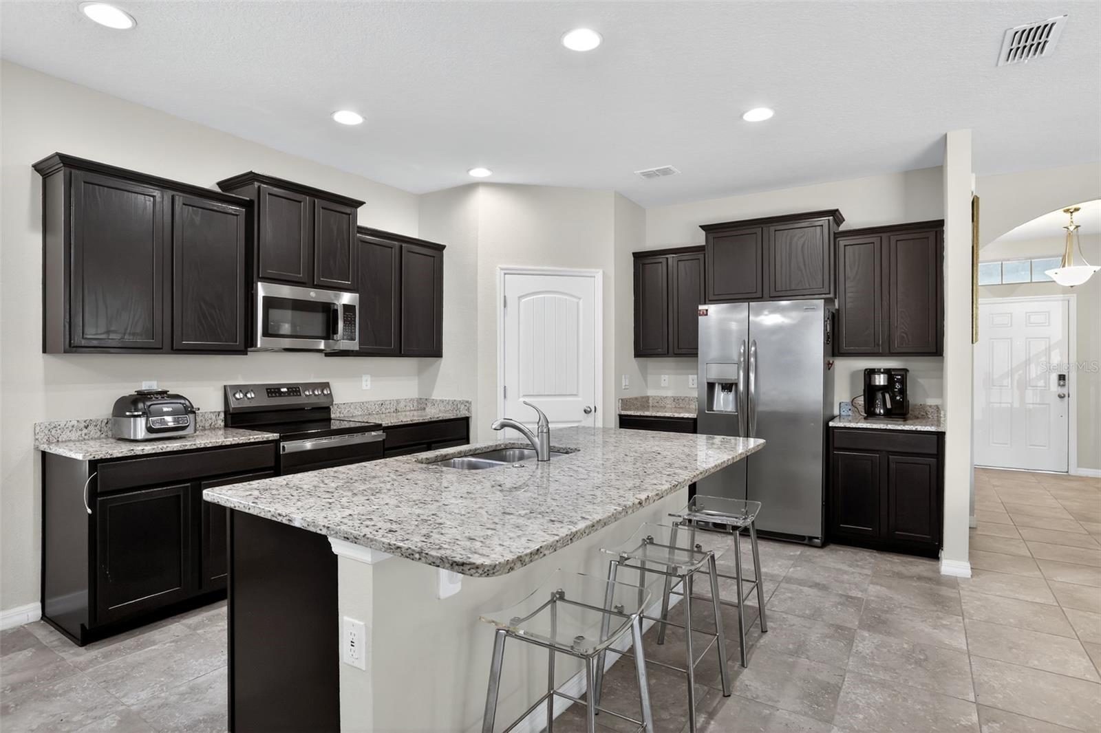 WATERLEIGH PH 2D - Residential