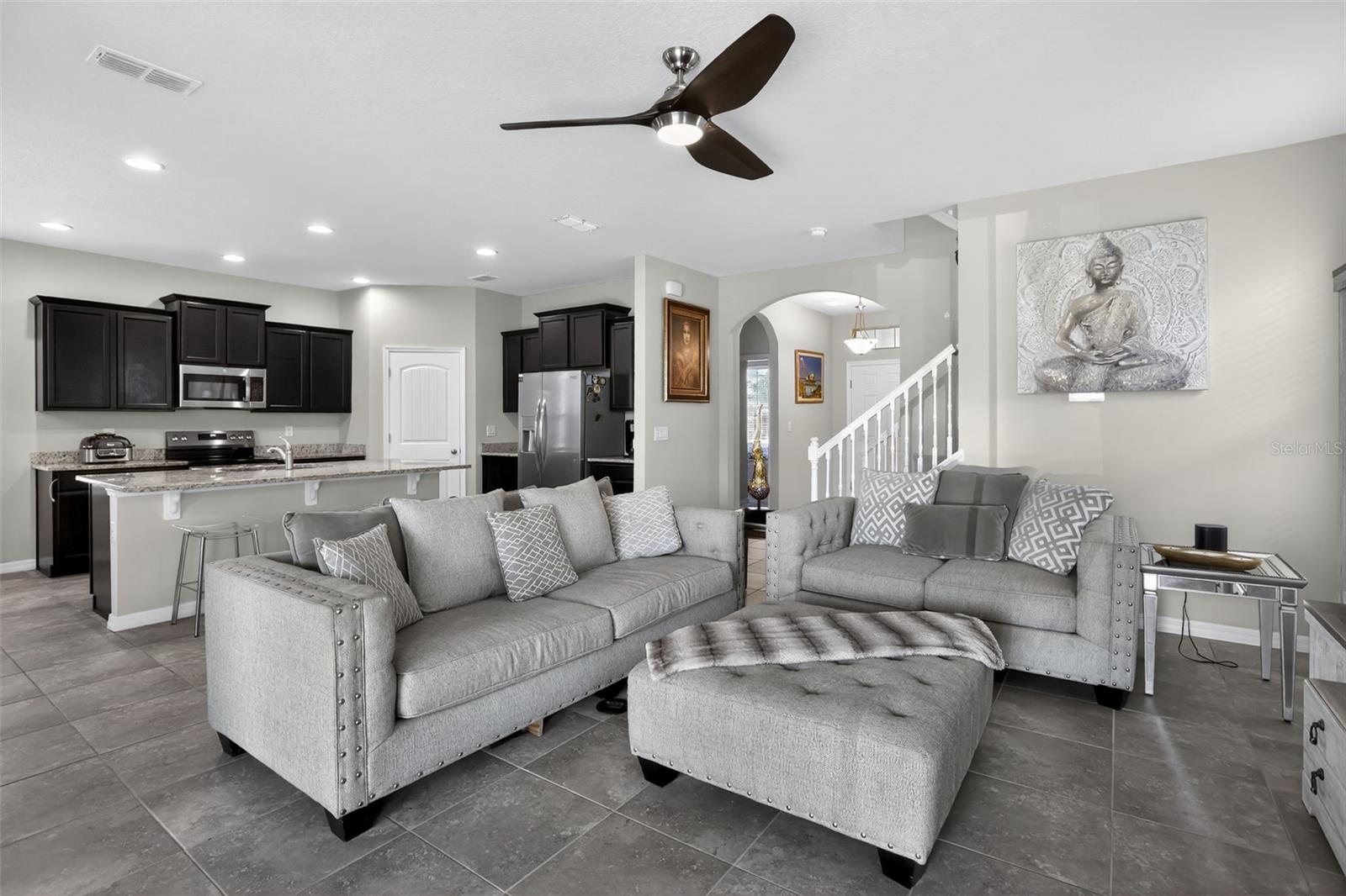 WATERLEIGH PH 2D - Residential