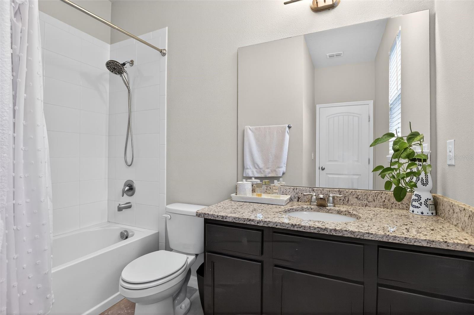 WATERLEIGH PH 2D - Residential