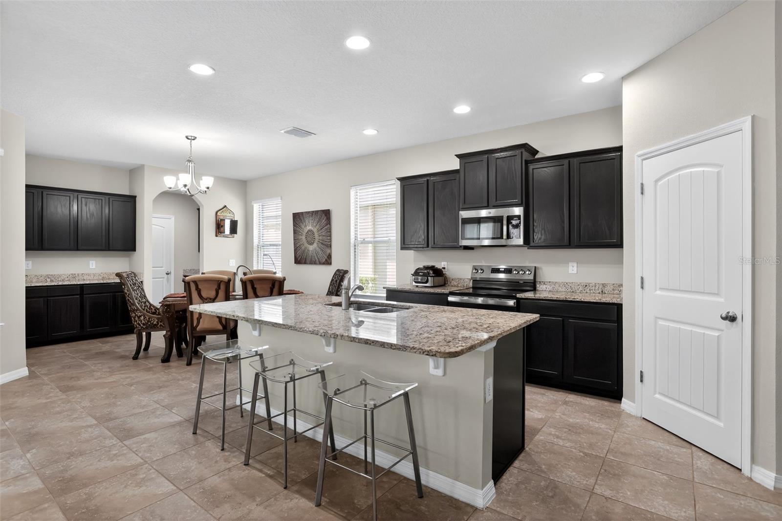 WATERLEIGH PH 2D - Residential