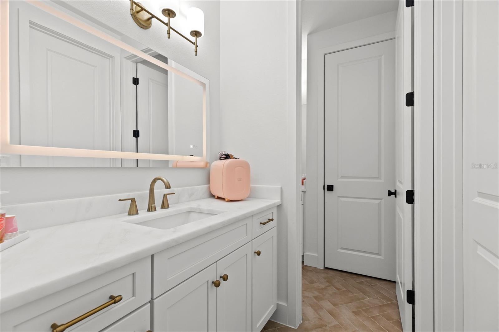 BROBSTON FENDIG & CO HALF WA - Residential