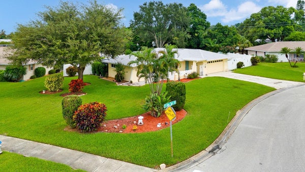 6806 21ST AVENUE TER W, BRADENTON, FL 34209 - Image 39f985f0793e2e3f89dbc35f90f2a461/4075016881