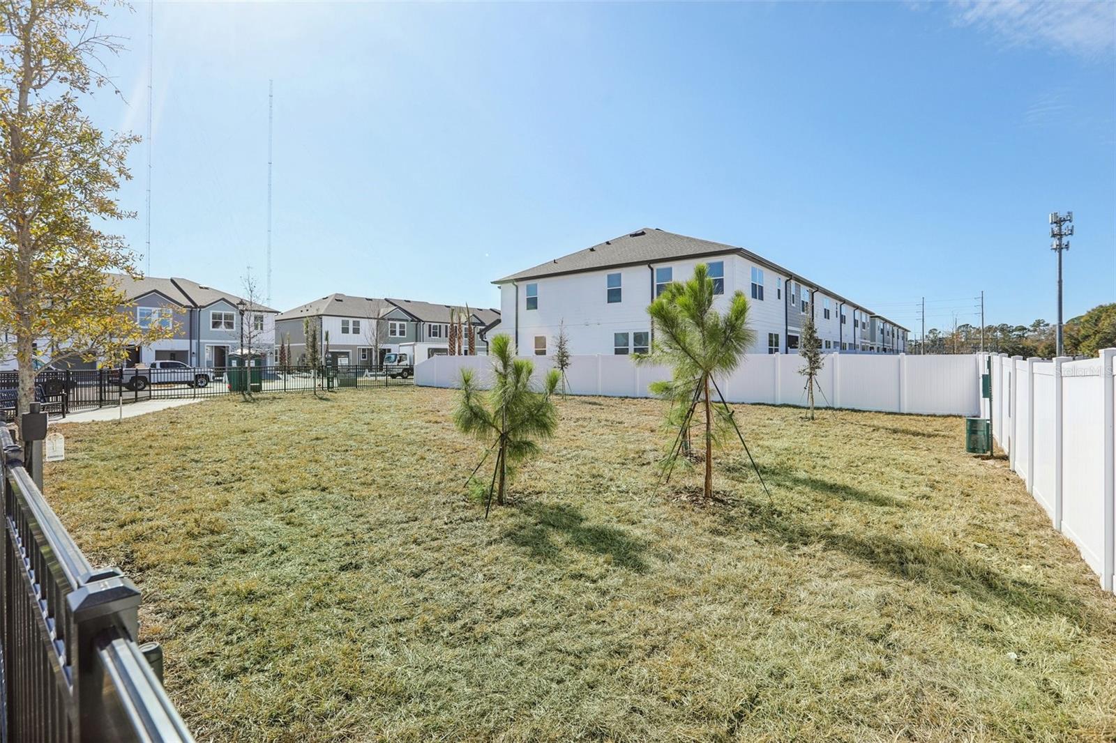 D6K | MONTAGUE TOWNHOMES - Residential