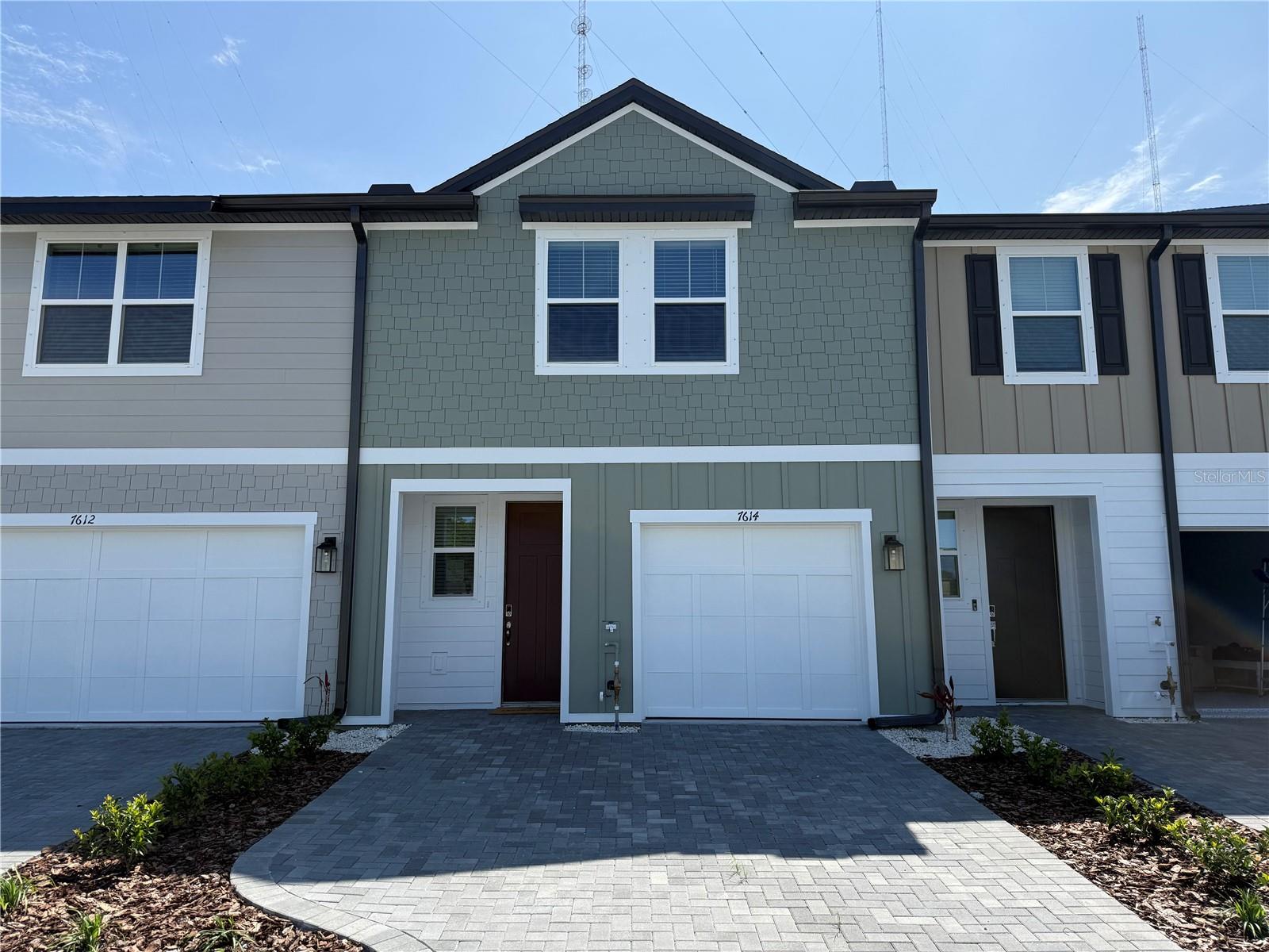 D6K | MONTAGUE TOWNHOMES - Residential