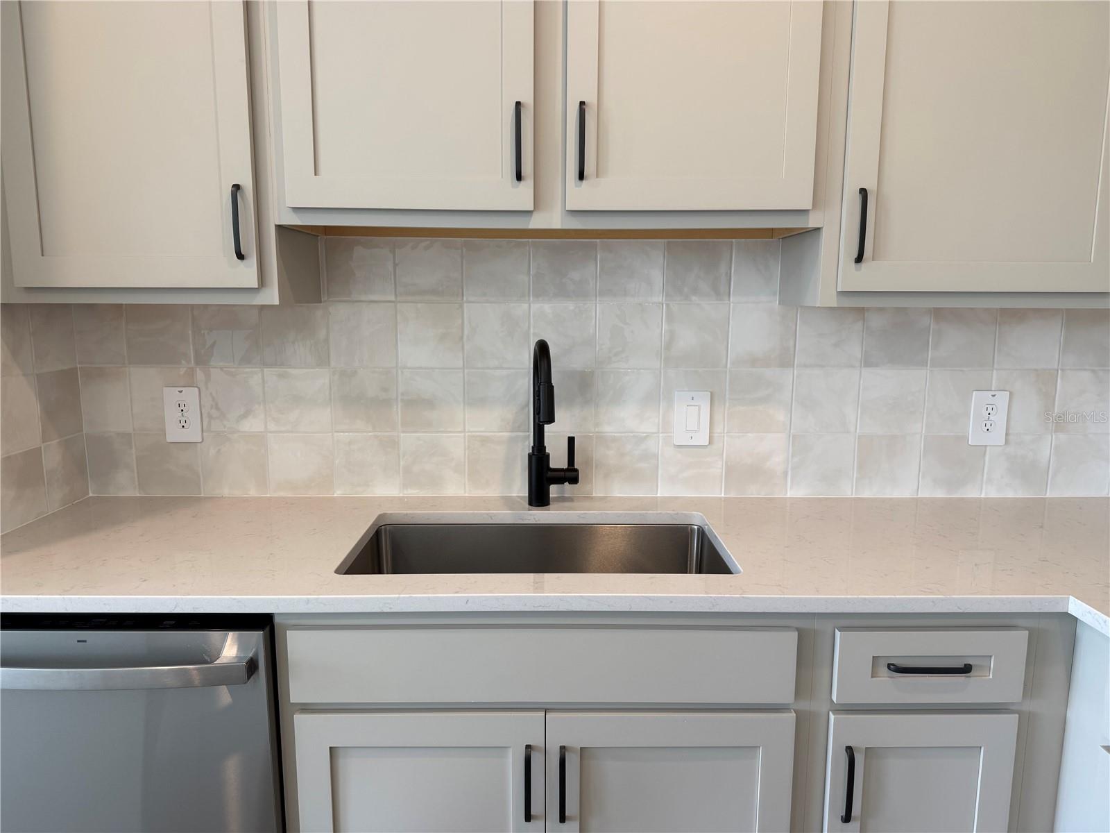 D6K | MONTAGUE TOWNHOMES - Residential