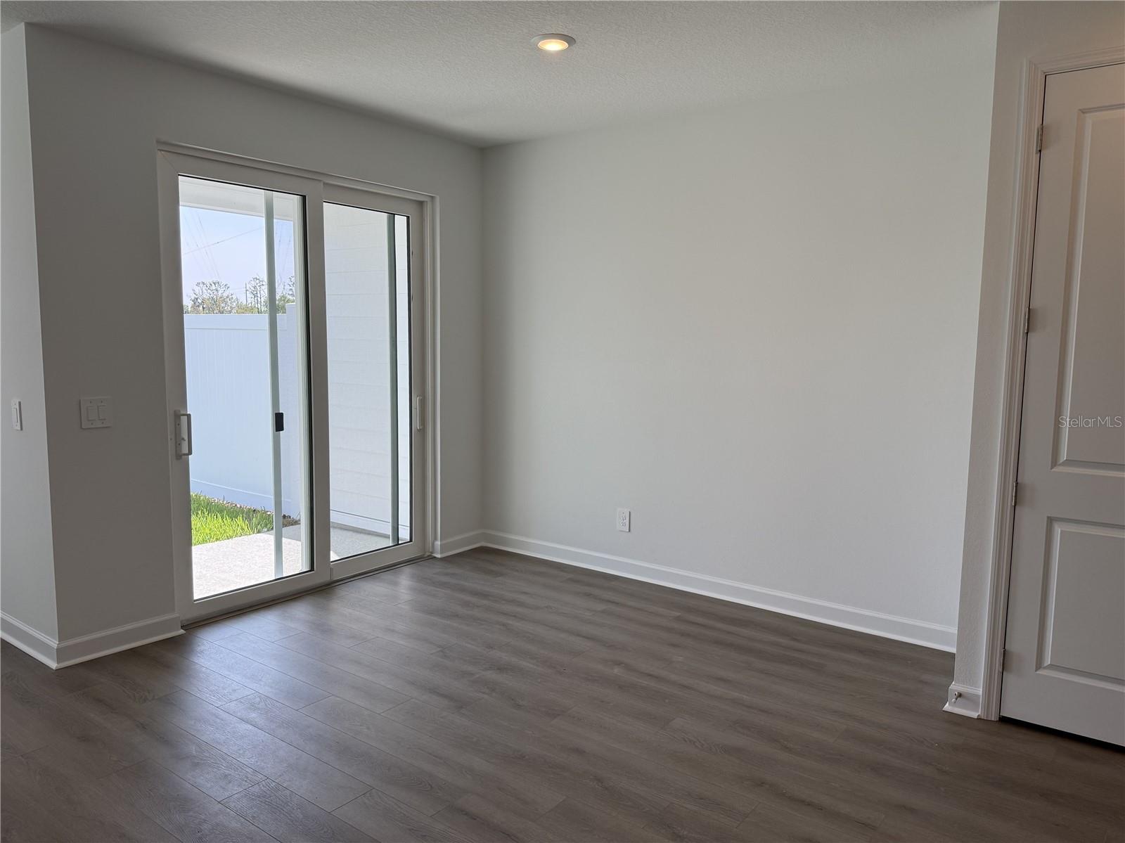 D6K | MONTAGUE TOWNHOMES - Residential