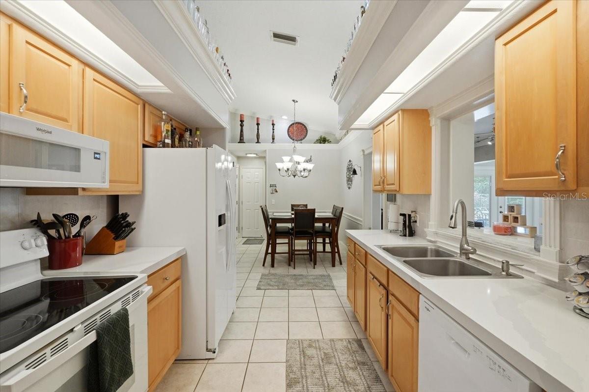 SUTTON PLACE PH II - Residential