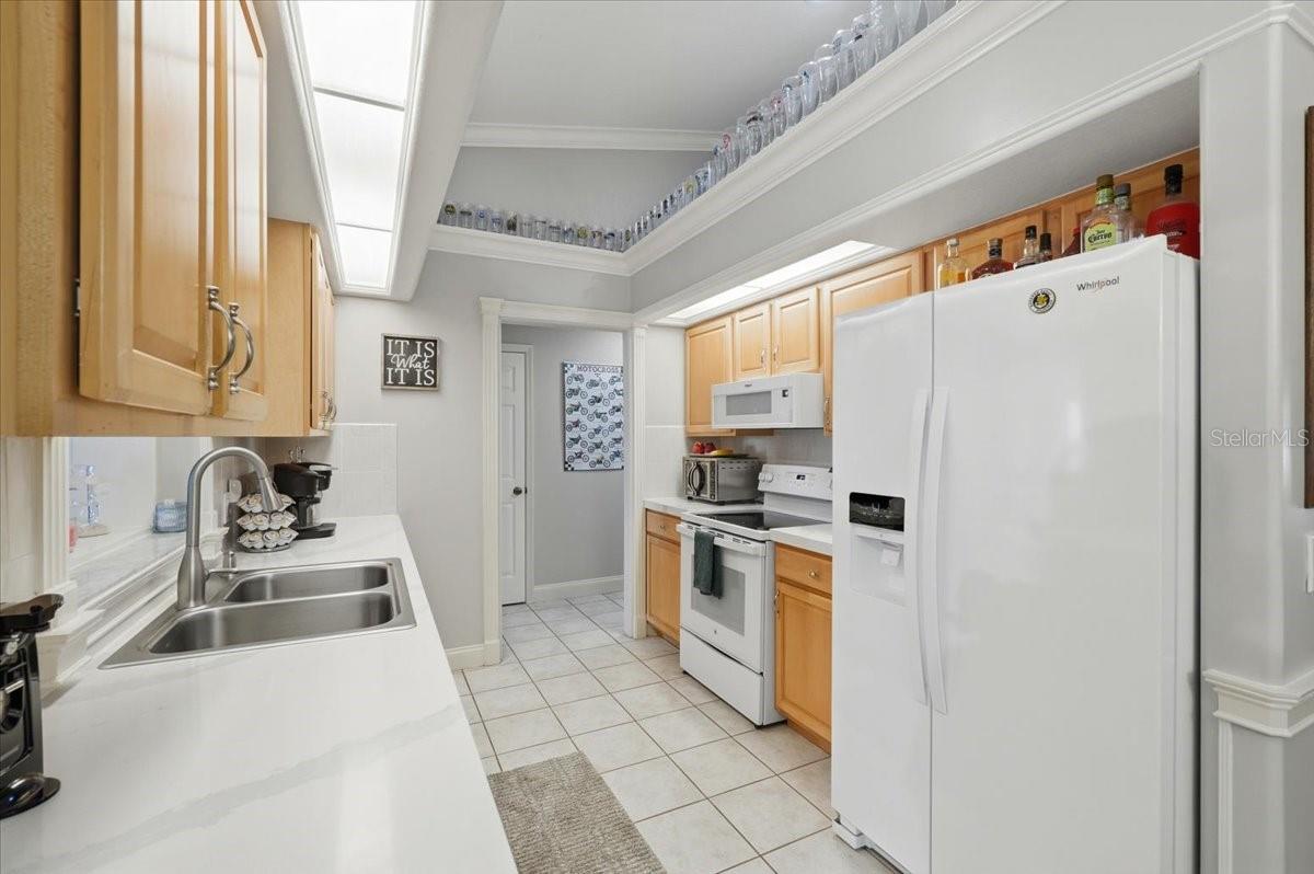 SUTTON PLACE PH II - Residential