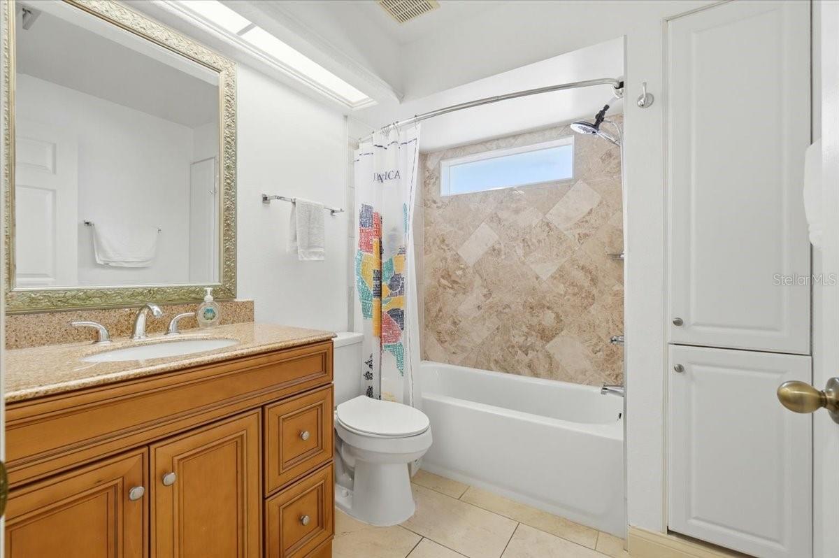 SUTTON PLACE PH II - Residential