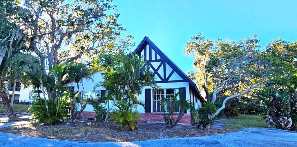 Photo of 310 Bayshore Boulevard #104, Clearwater, FL 33759 (MLS # TB8467180)