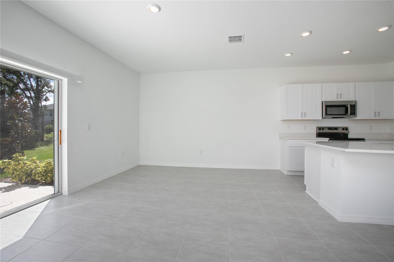 RIVERFRONT ESTATES SOUTH - Residential