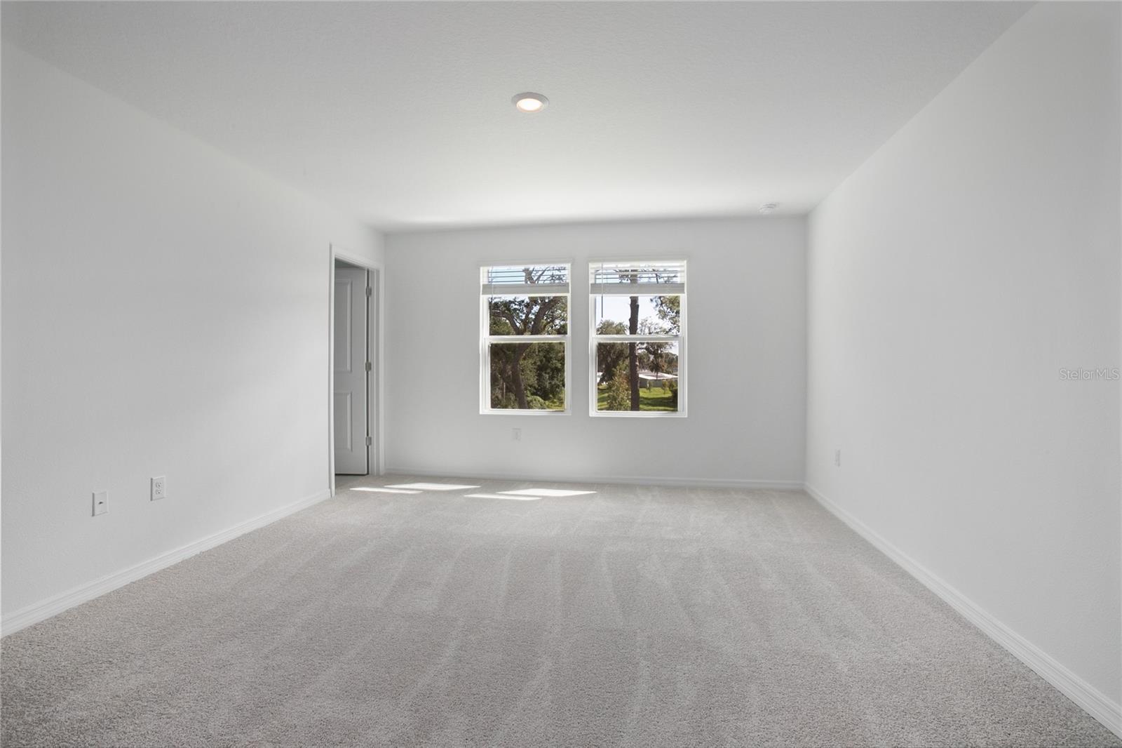 RIVERFRONT ESTATES SOUTH - Residential