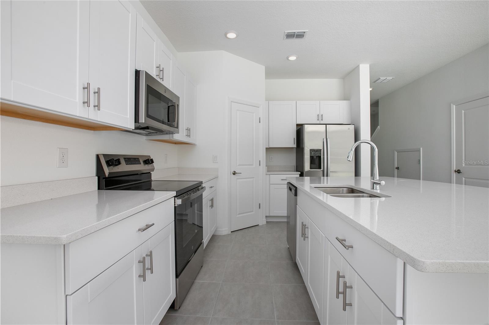 RIVERFRONT ESTATES SOUTH - Residential