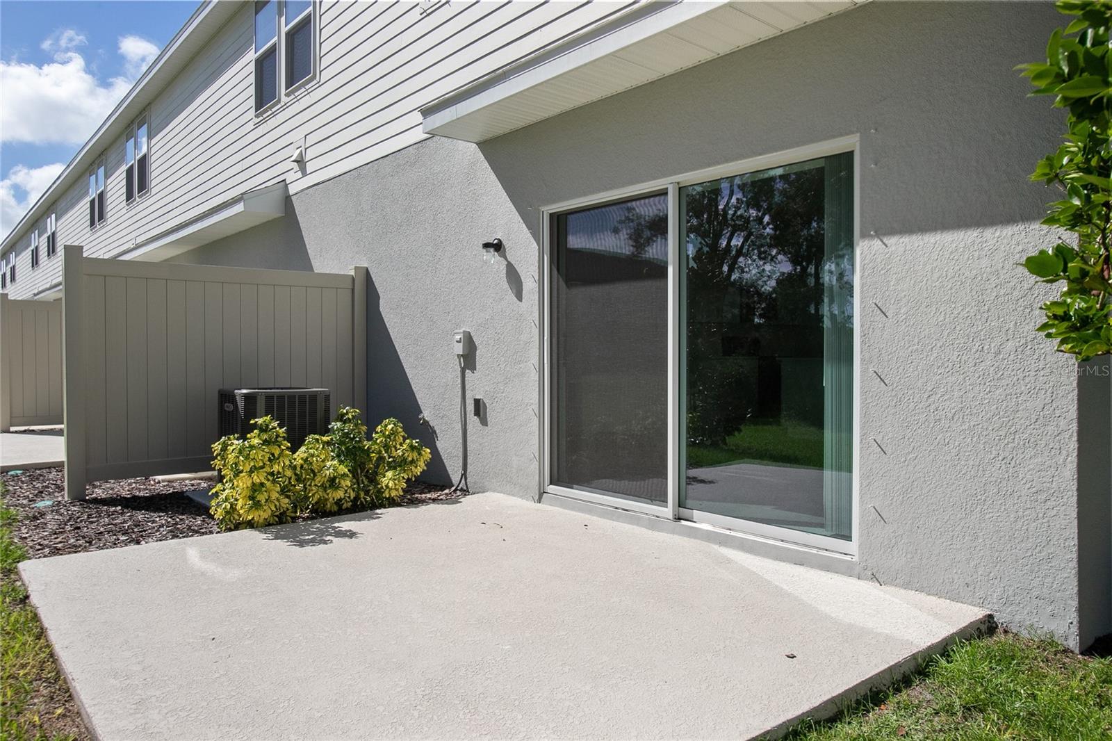 RIVERFRONT ESTATES SOUTH - Residential