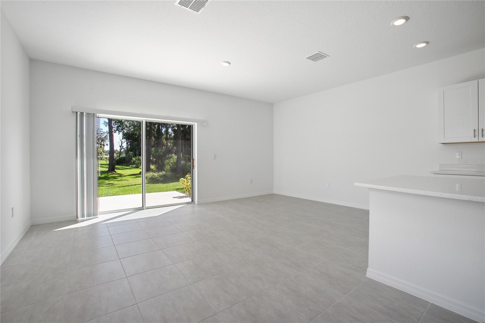 RIVERFRONT ESTATES SOUTH - Residential