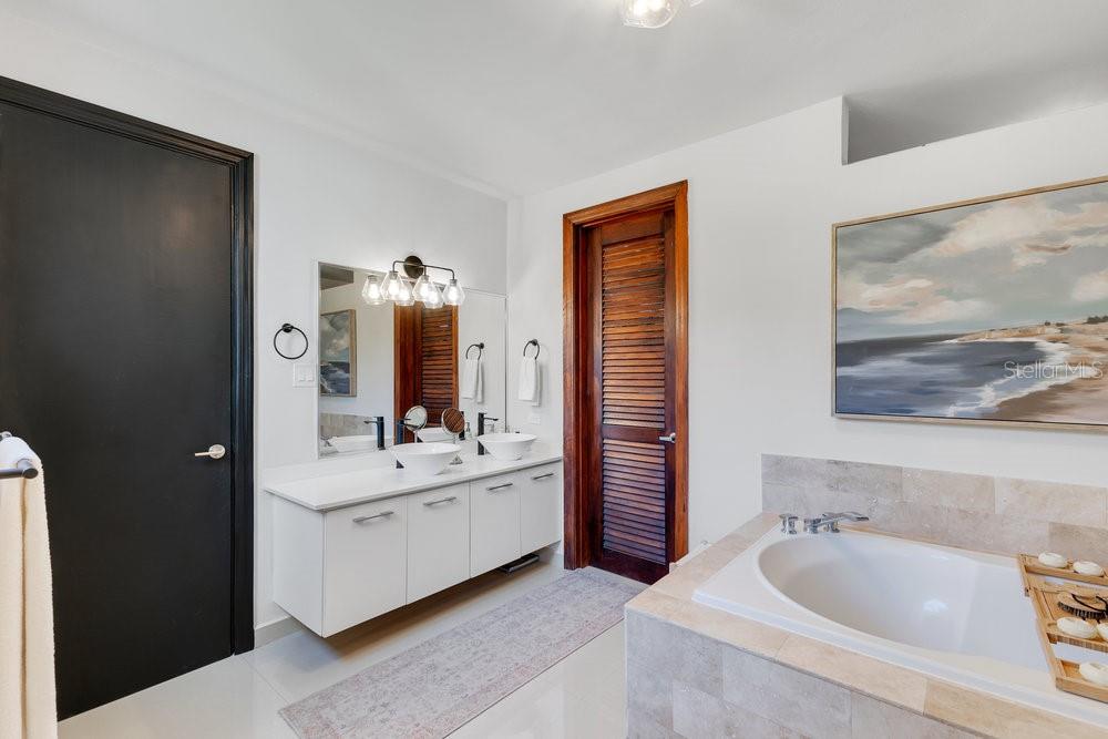 DORADO BEACH EAST - Residential