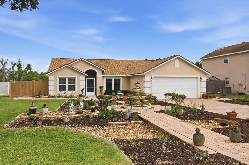 Photo of 204 Greenwich Street, Davenport, FL 33896 (MLS # A4691872)