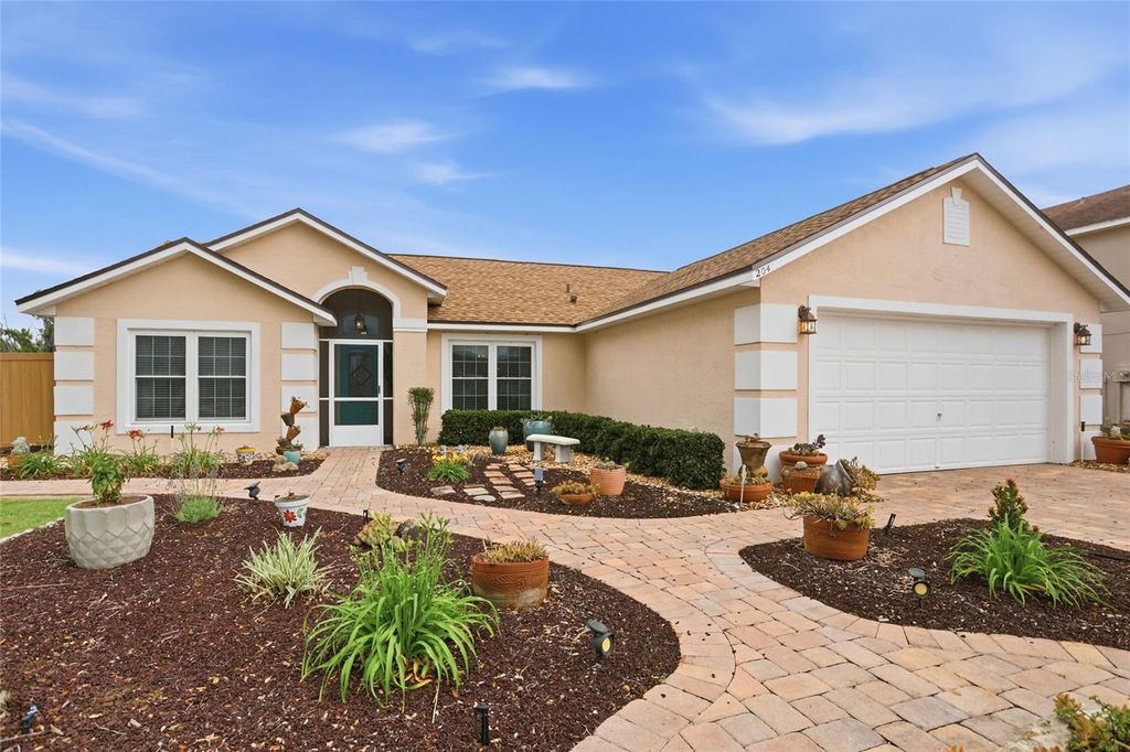 Photo of 204 Greenwich Street, Davenport, FL 33896 (MLS # A4691872)