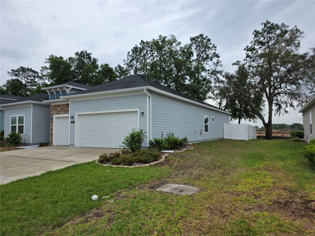 Photo of 7875 SW 74th Loop, Ocala, FL 34481 (MLS # OM723350)