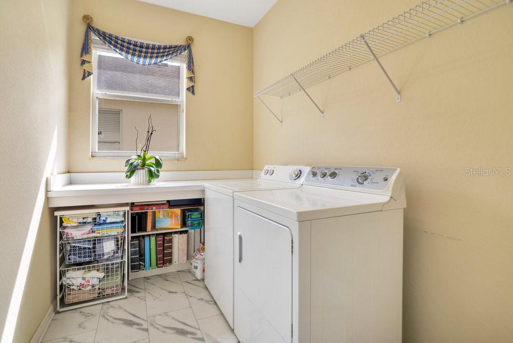 LAKES/WINDERMERE-PEACHTREE - Residential