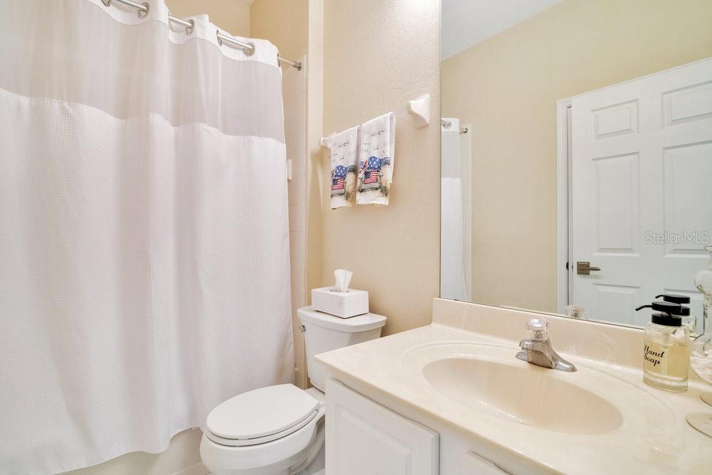 LAKES/WINDERMERE-PEACHTREE - Residential