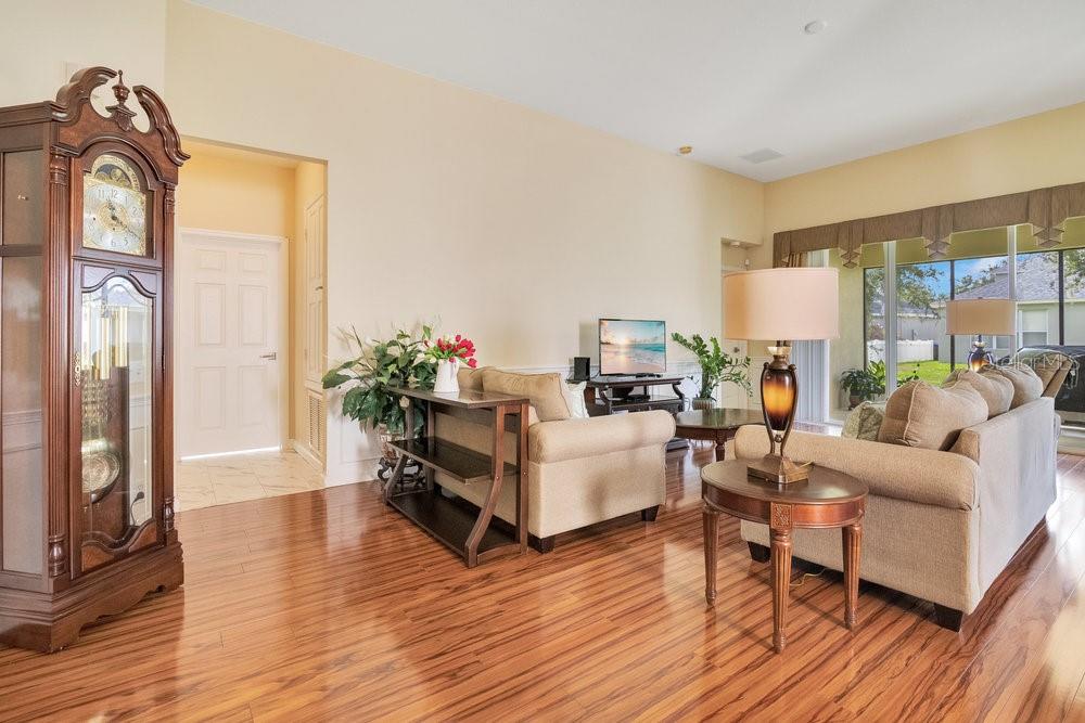 LAKES/WINDERMERE-PEACHTREE - Residential