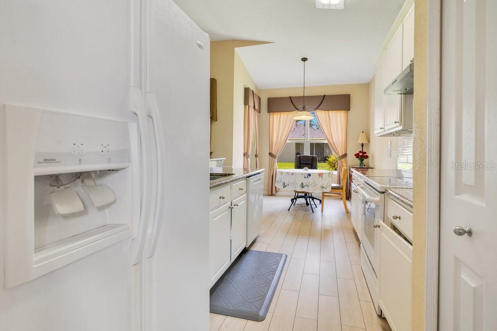 LAKES/WINDERMERE-PEACHTREE - Residential