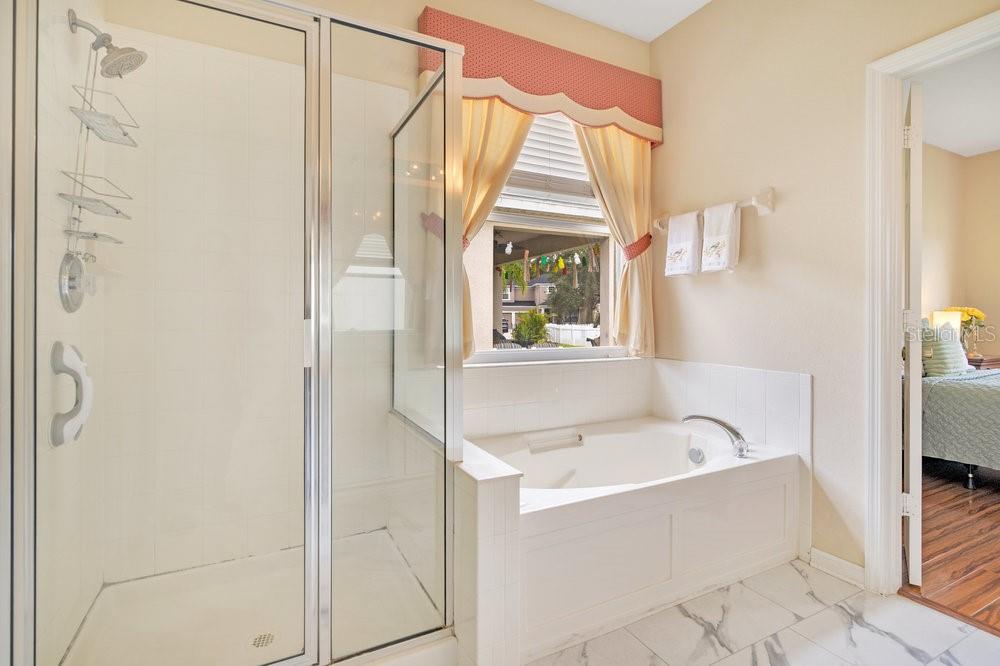LAKES/WINDERMERE-PEACHTREE - Residential