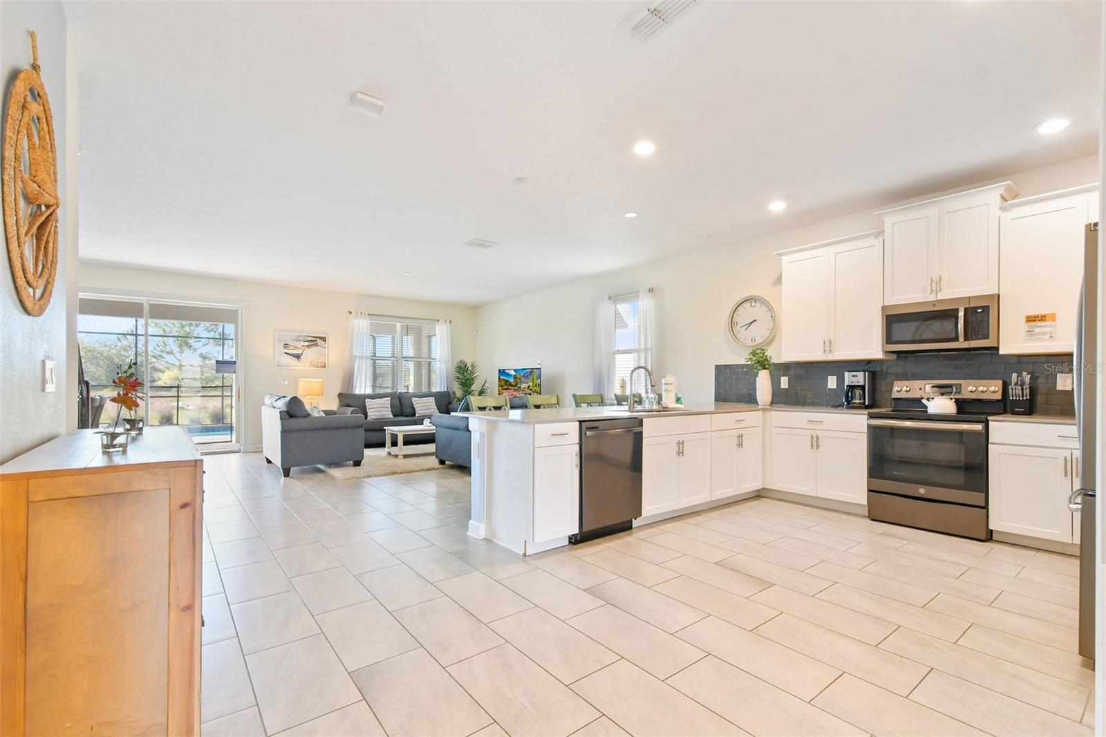 COVE/STOREY LAKE II - Residential