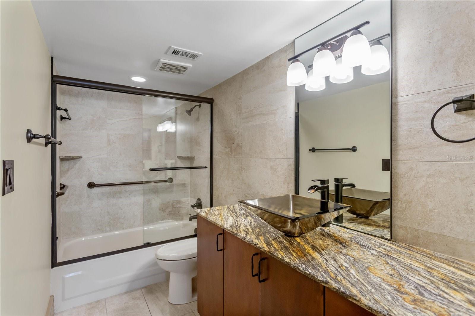 MOORINGS ON LAKE MAITLAND CONDO - Residential