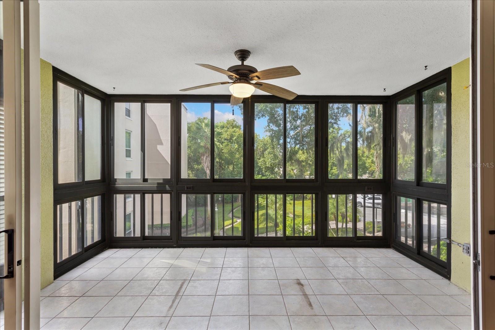 MOORINGS ON LAKE MAITLAND CONDO - Residential