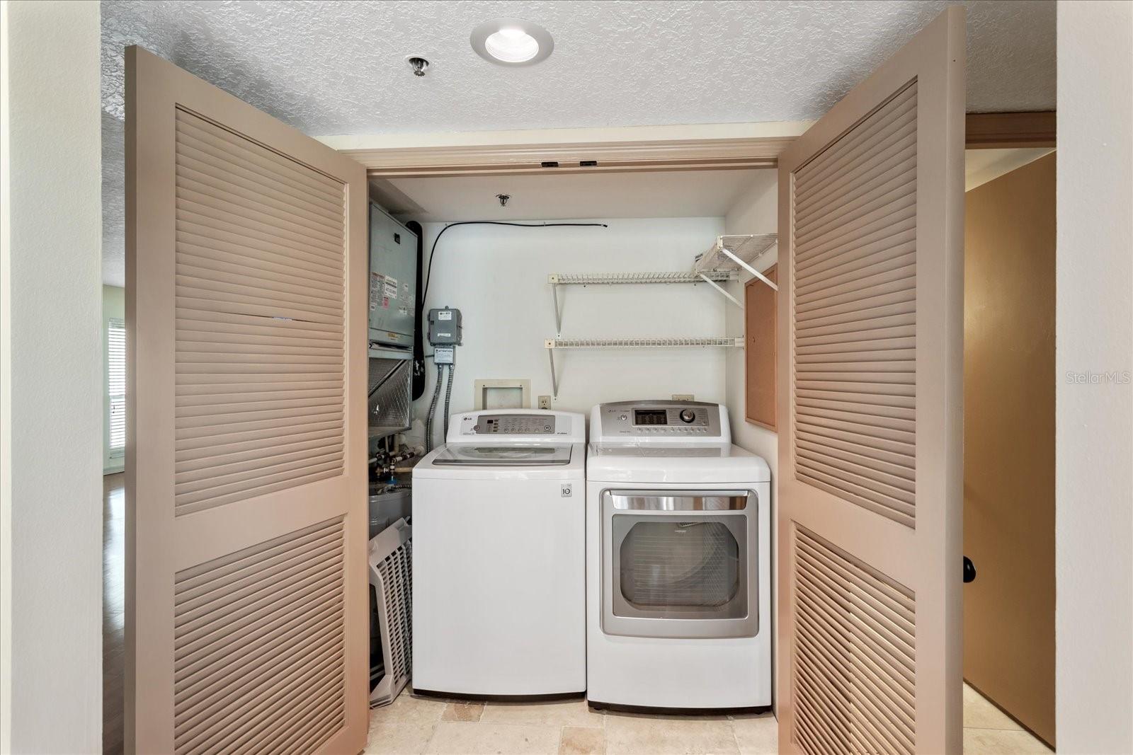 MOORINGS ON LAKE MAITLAND CONDO - Residential