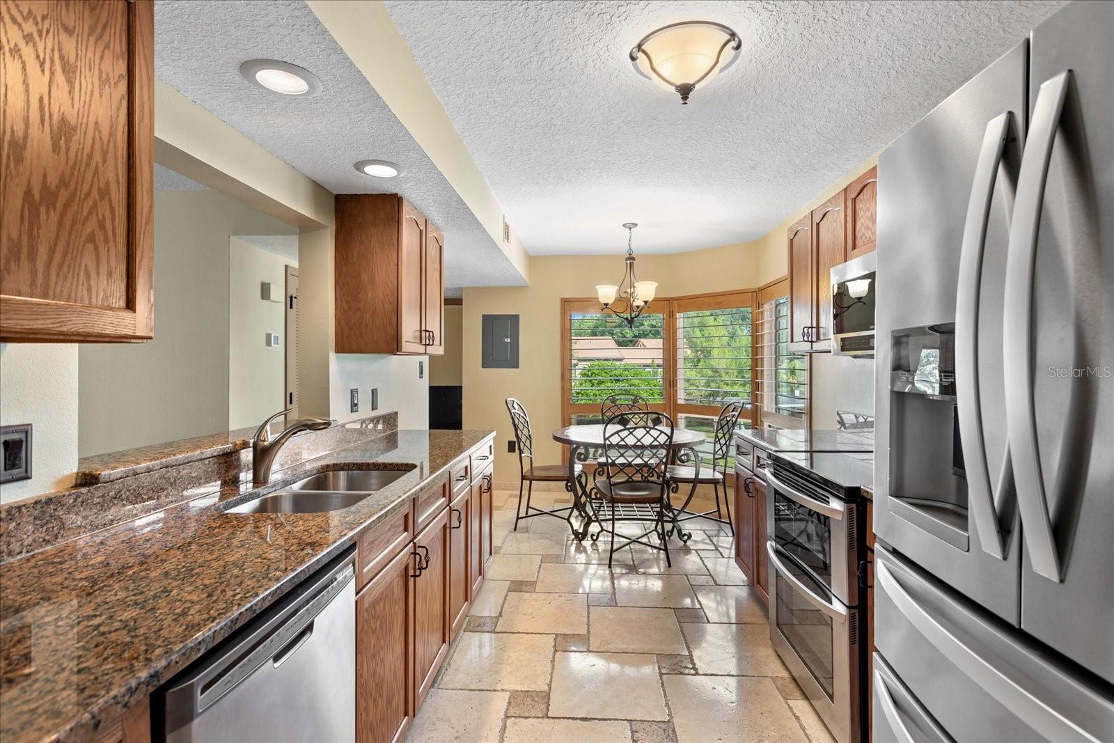 MOORINGS ON LAKE MAITLAND CONDO - Residential