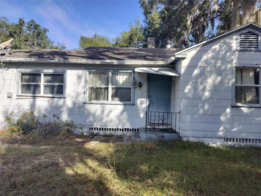 ATTENTION CASH BUYERS/HANDYMEN/INVESTORS- 2 bedroom/ 1bath SFH in need of MAJOR REHAB in Winterhaven for UNDER 80k!!! Property has been completely cleaned out and now ready to be gutted and renewed! Featuring 1,146 SQFT of living space with 2 bedrooms plus a bonus room and an enclosed 240 SQFT garage that is currently configured as a 1/1, providing the possibility to expand and properly convert to a 3/2. Home will need a full renovation- CASH BUYERS ONLY. Zero/short Inspection period preferred. NOT IN A FLOOD ZONE. Easy to show. PLEASE READ REALTOR REMARKS!!!