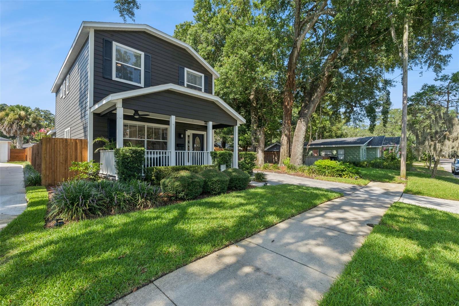 1810 ILLINOIS STREET - Photo 2