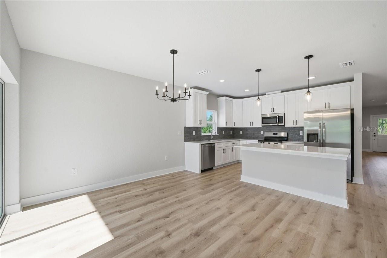 ROYAL HIGHLANDS - Residential