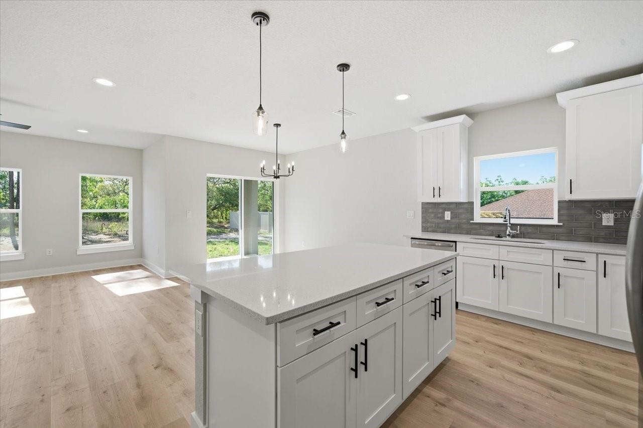 ROYAL HIGHLANDS - Residential