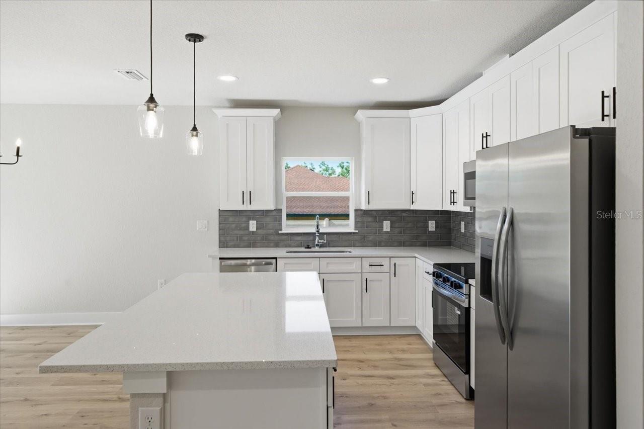 ROYAL HIGHLANDS - Residential