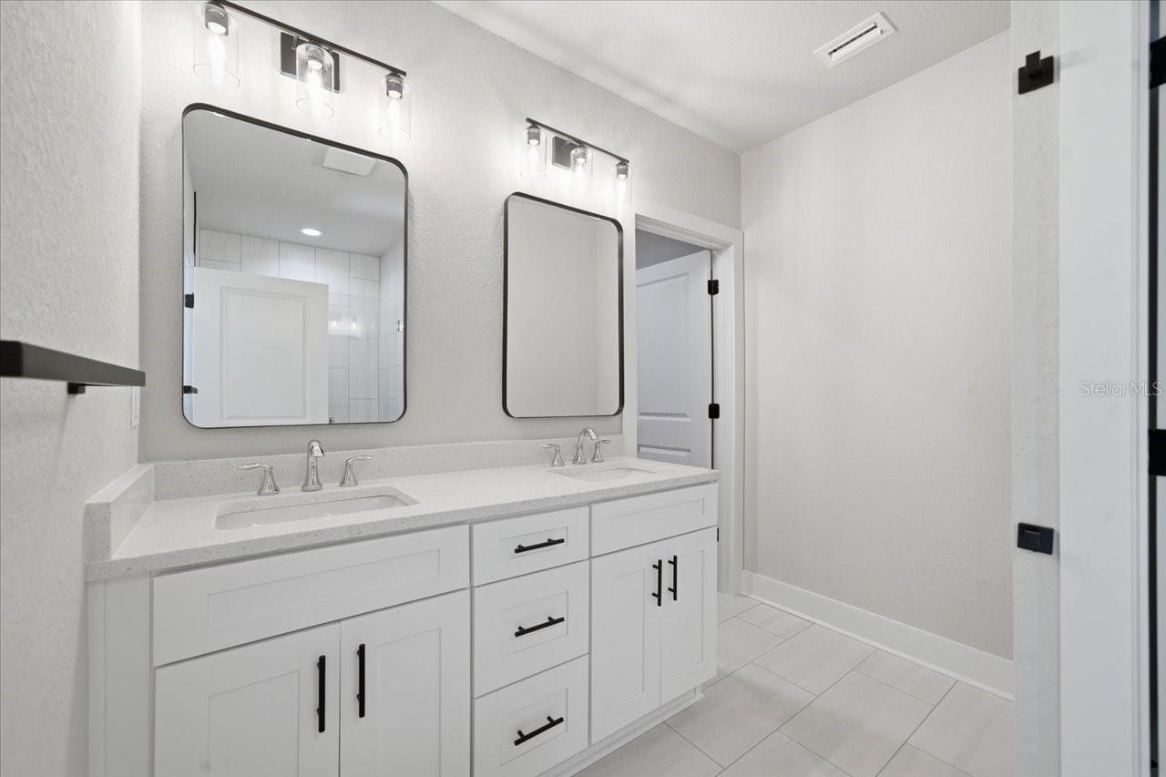 ROYAL HIGHLANDS - Residential