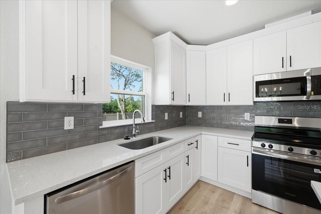 ROYAL HIGHLANDS - Residential