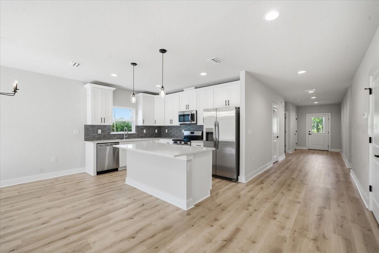 ROYAL HIGHLANDS - Residential