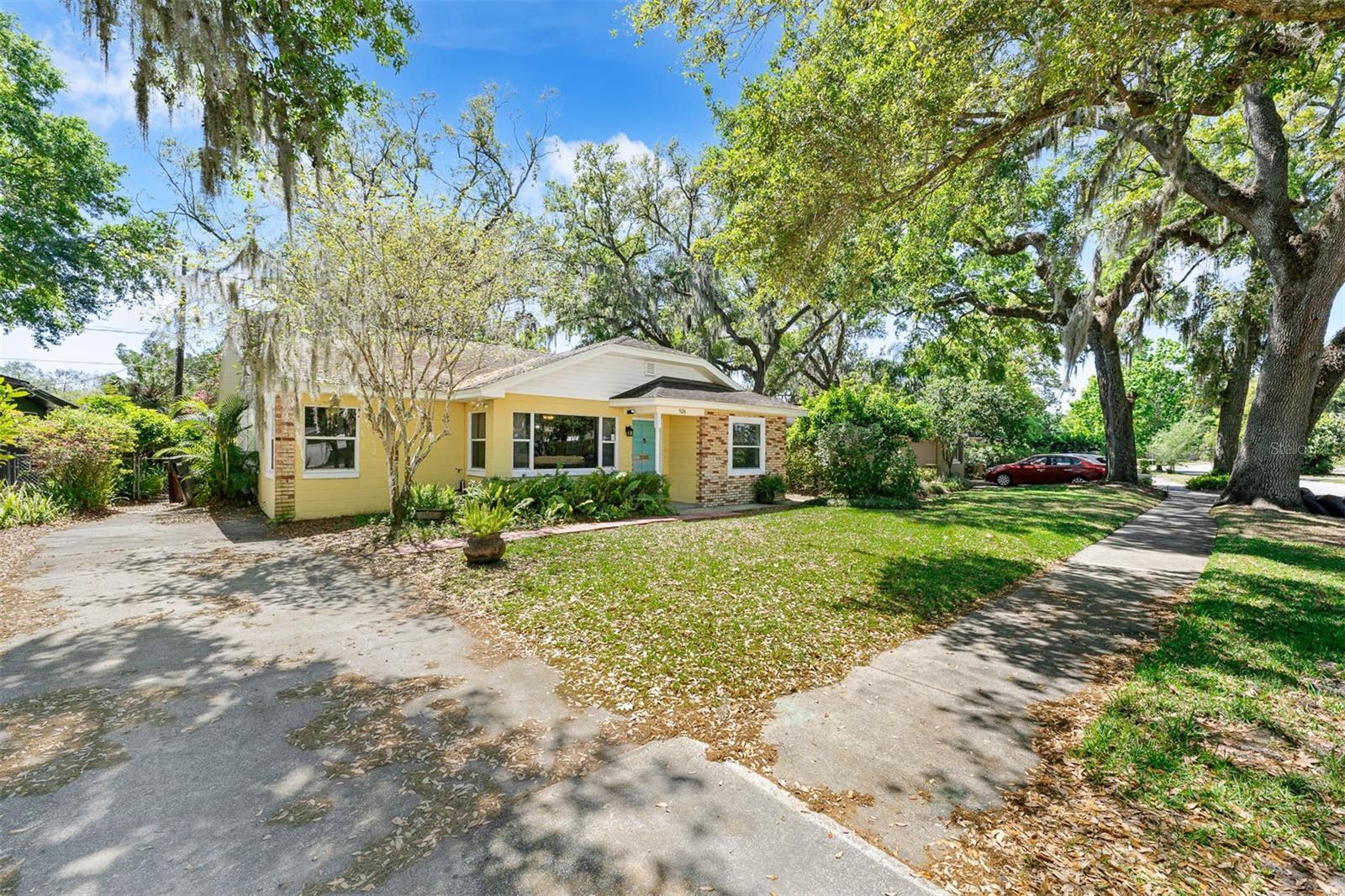 926 MAYFAIR CIRCLE