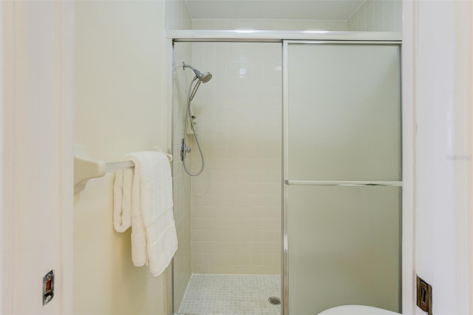 HARBOR POINTE CONDO - Residential