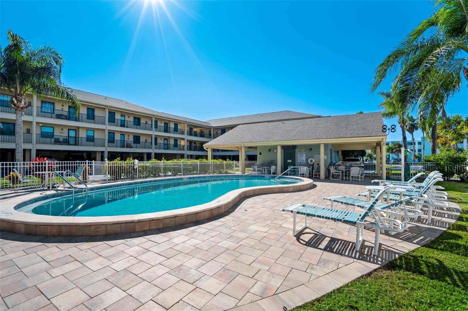 HARBOR POINTE CONDO - Residential